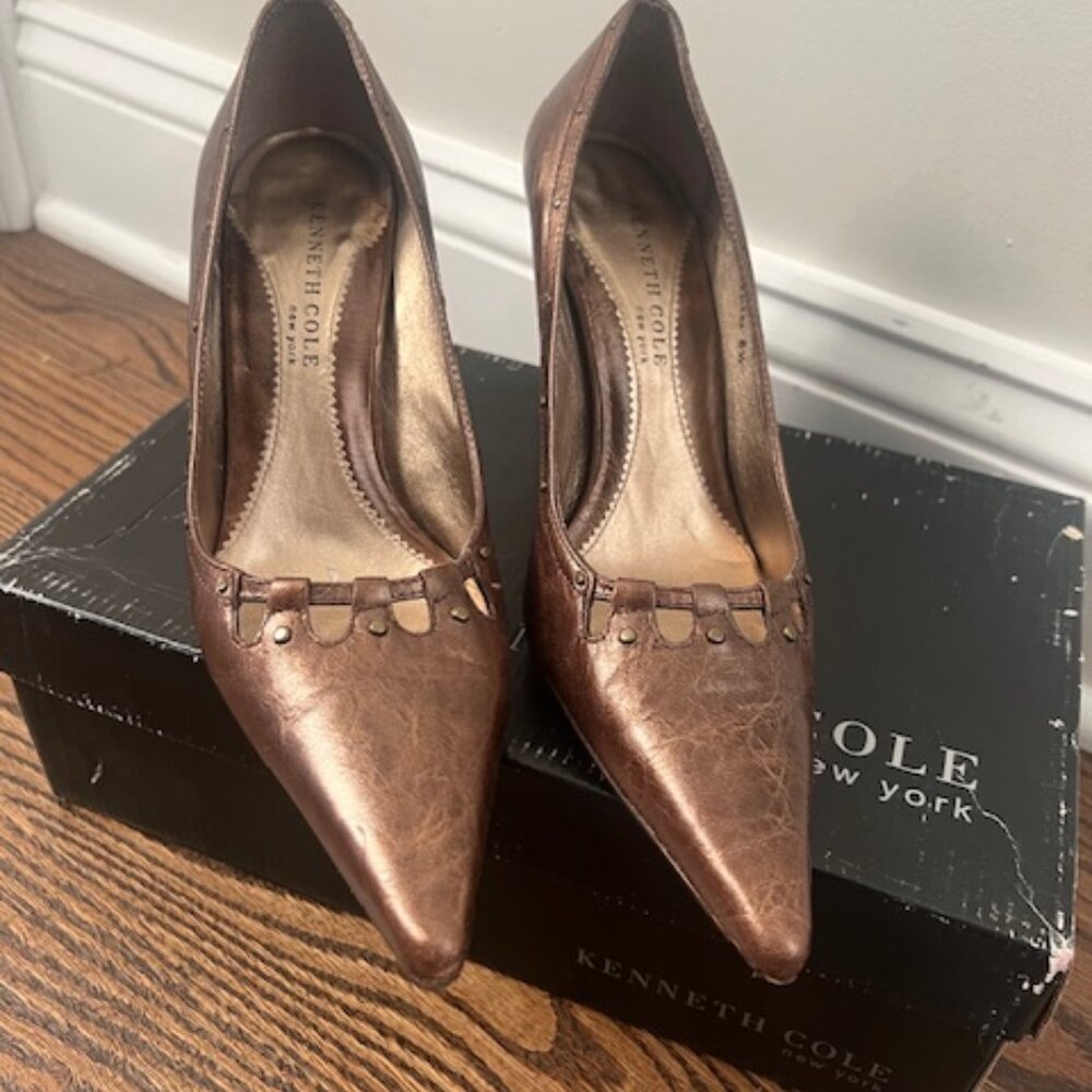 Gorgeous Gently Used Kenneth Cole Leather Heels - Size 6-1/2